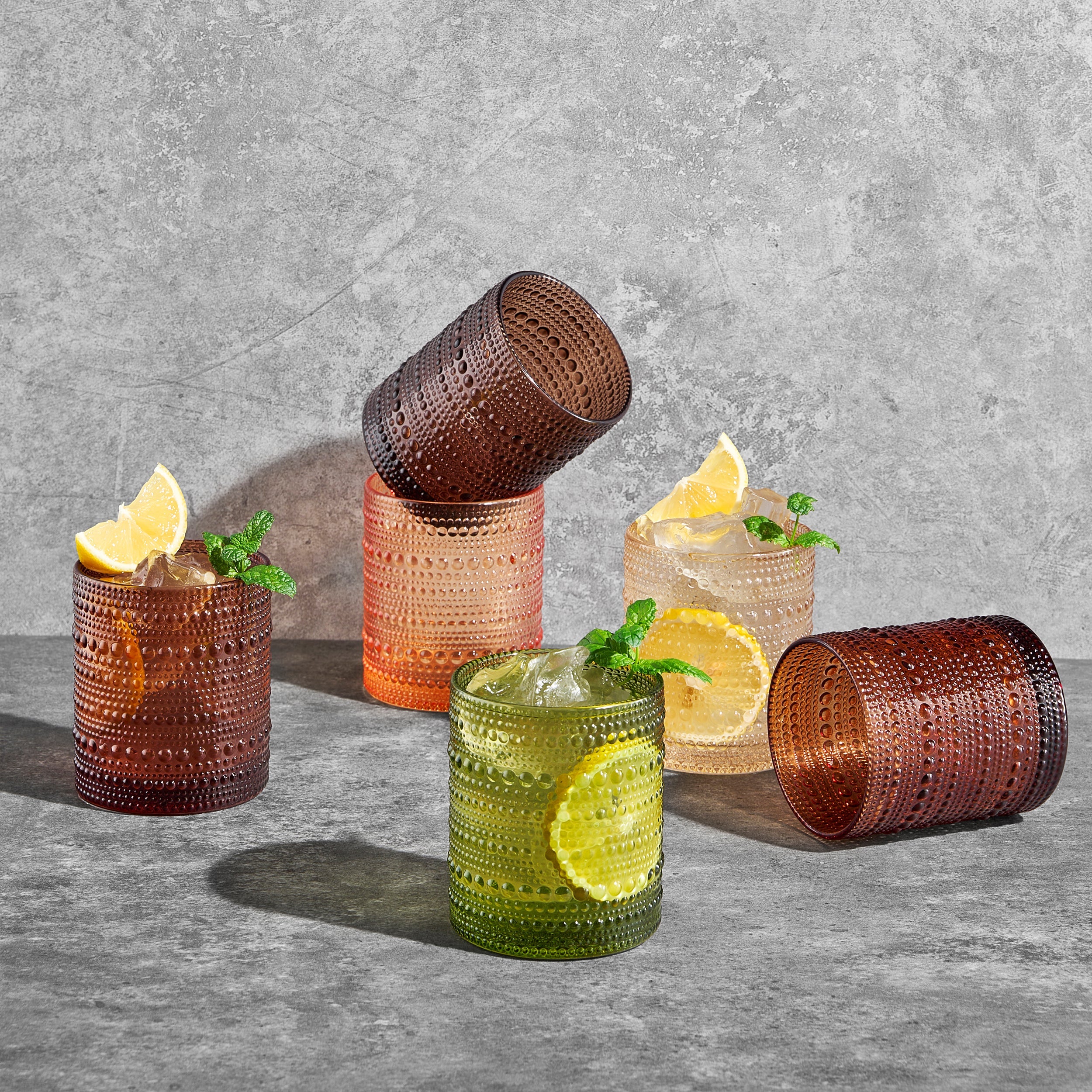 Close-up of 11 oz. glass with vintage-inspired design