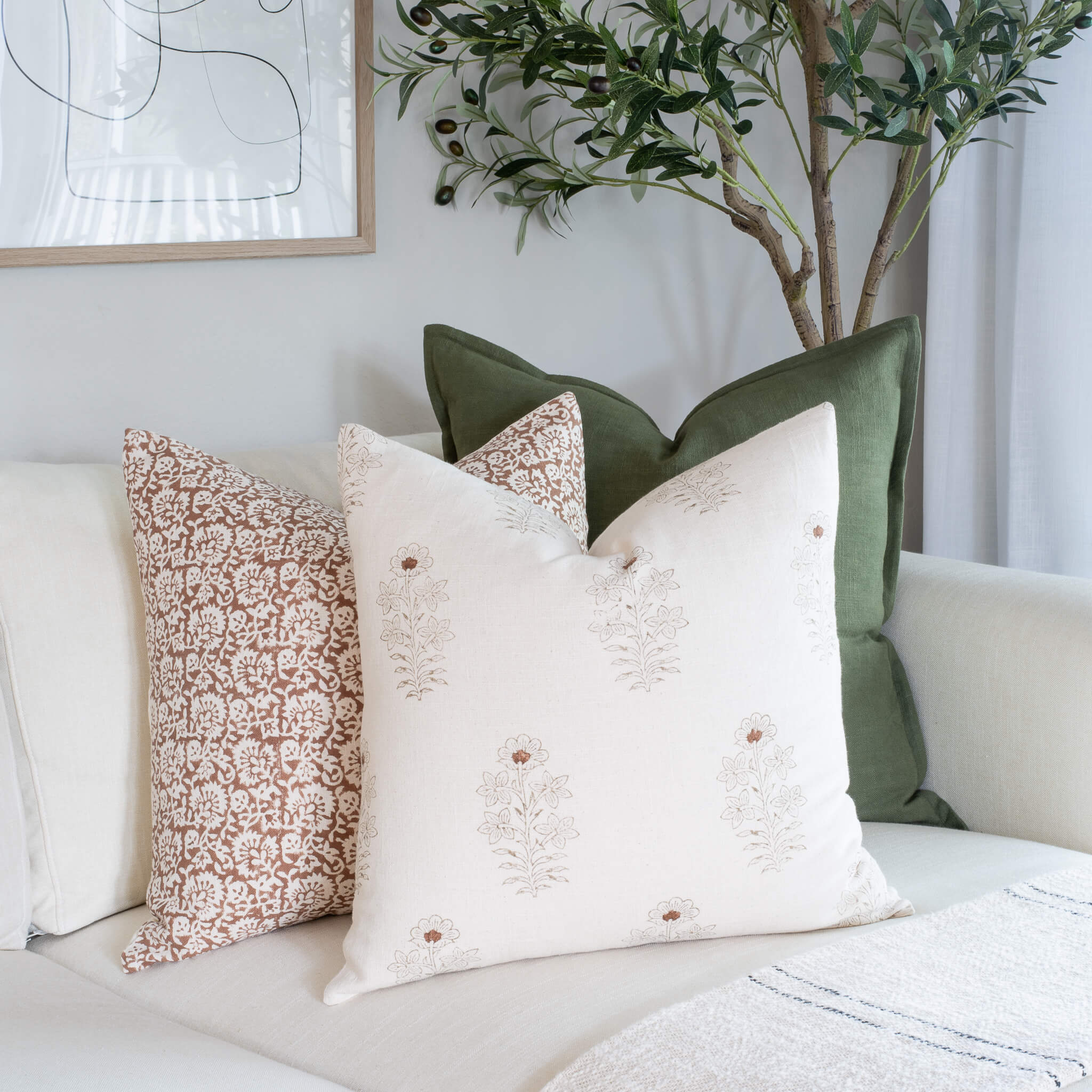 Gávea Solid Color Pillow Cover | Olive Green