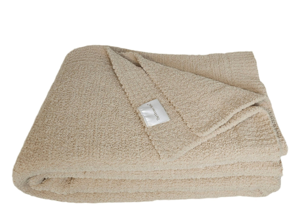 The Nest microfiber throw blanket in Sand – view 5