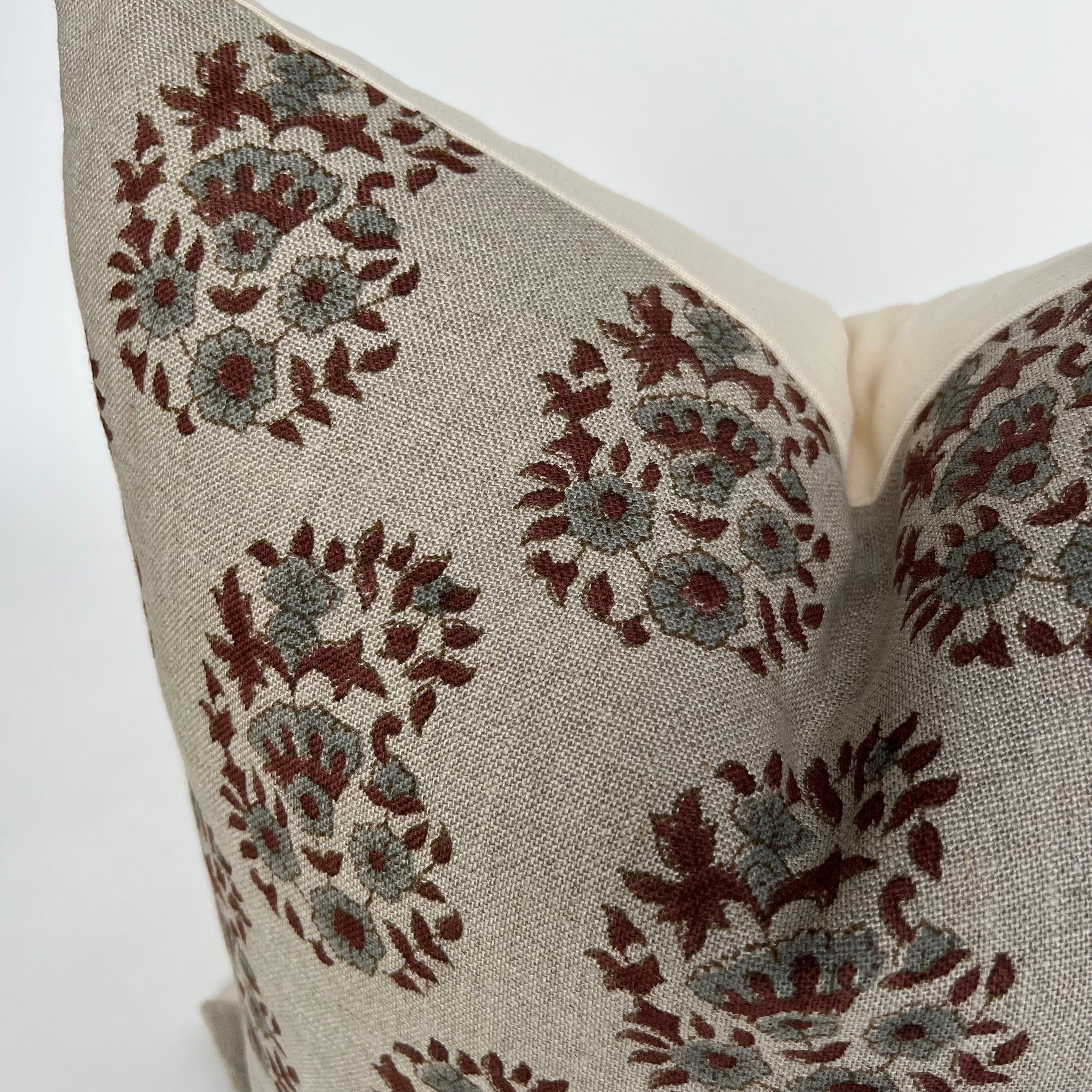 Mallorca Floral Pillow Cover