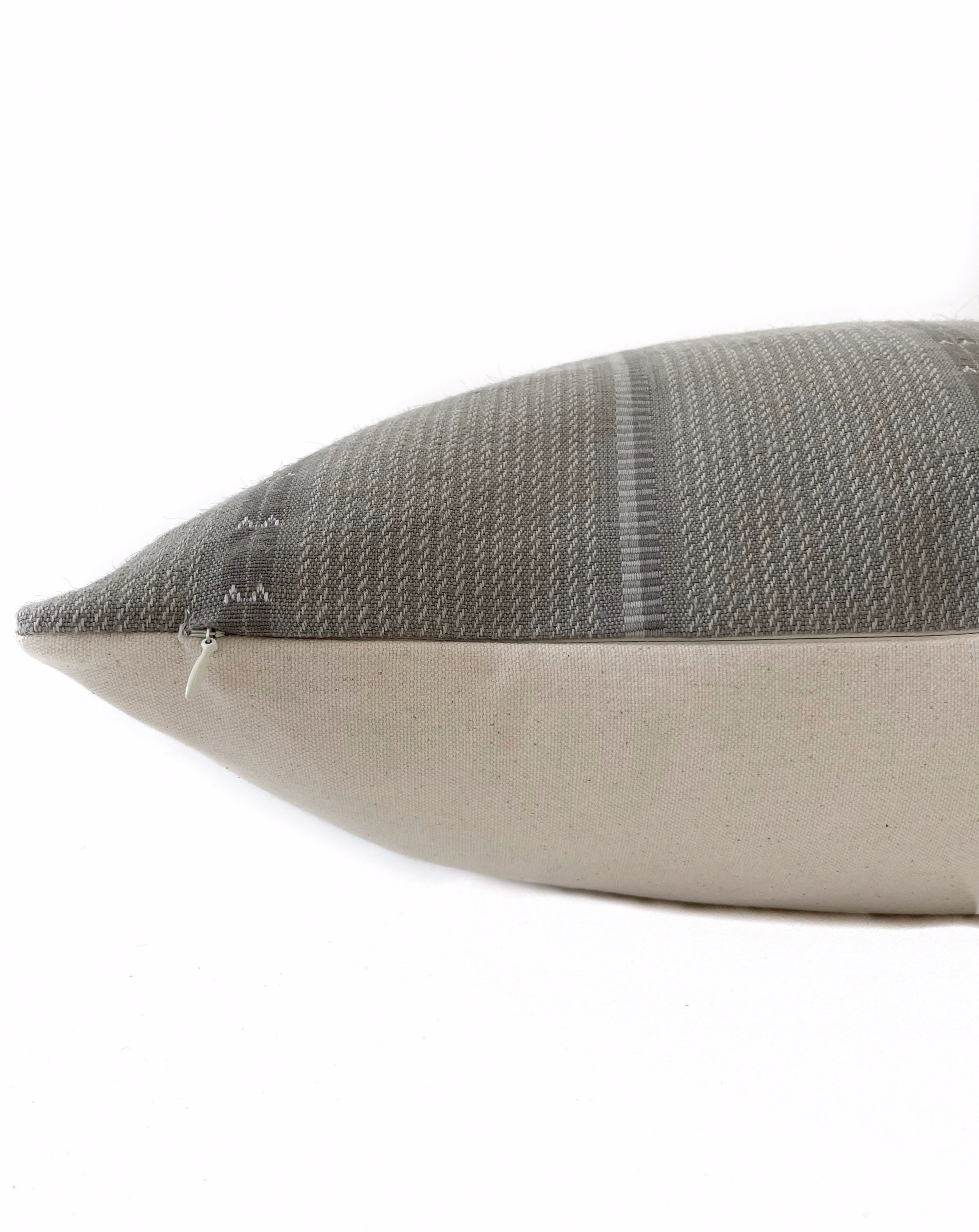 Poncho Nublado Pillow Cover