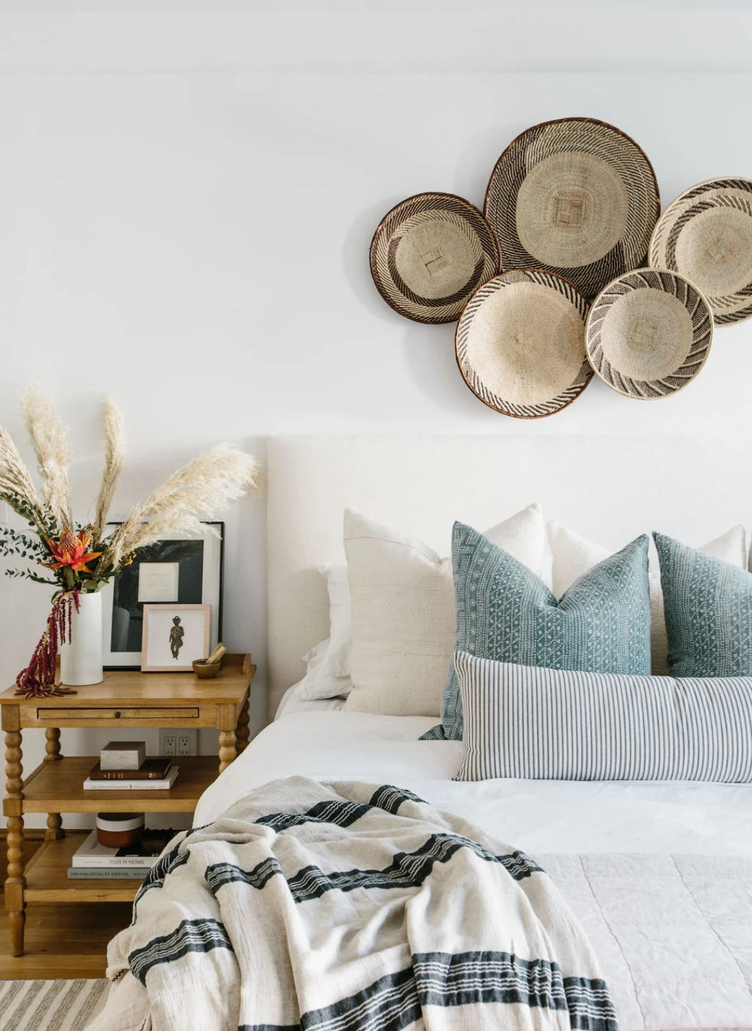 3 Ways To Style a Lumbar Pillow