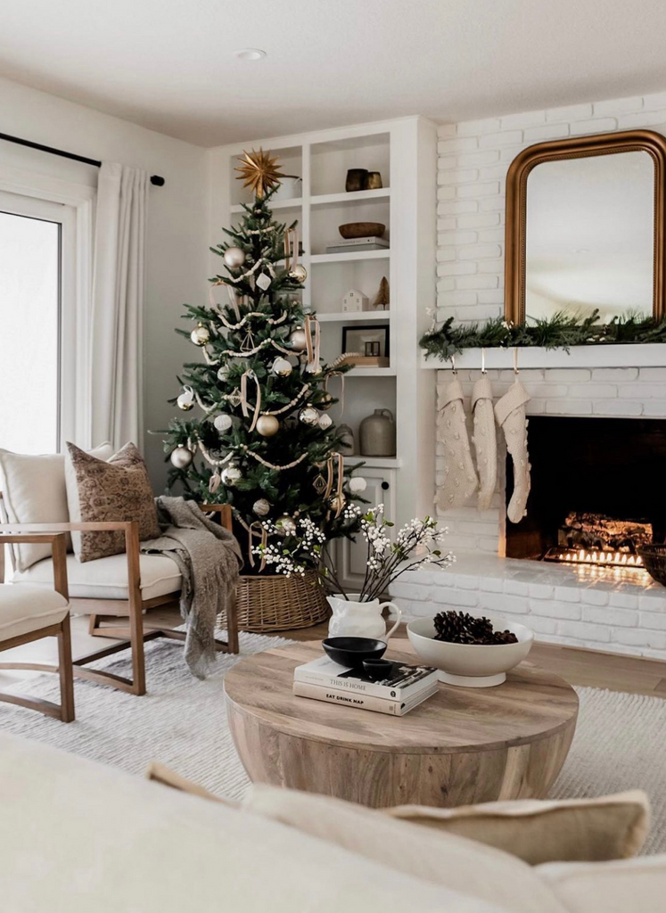 Styling a Christmas Tree: Tips From a Professional