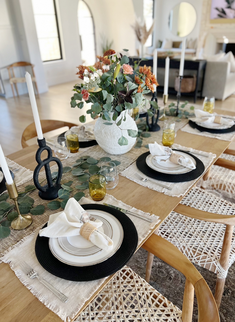 How To Create a Beautiful Holiday Tablescape