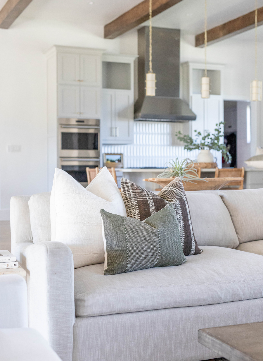 The Best Fabrics for Throw Pillows