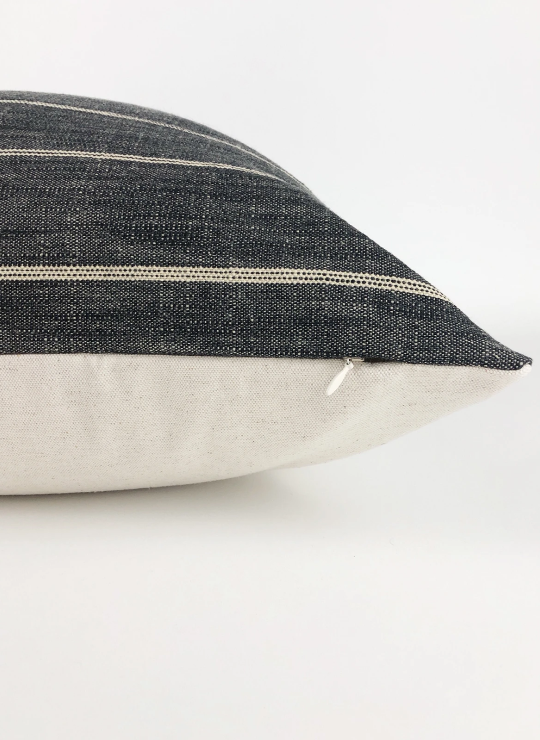 Throw Pillows: A Guide To Sizing