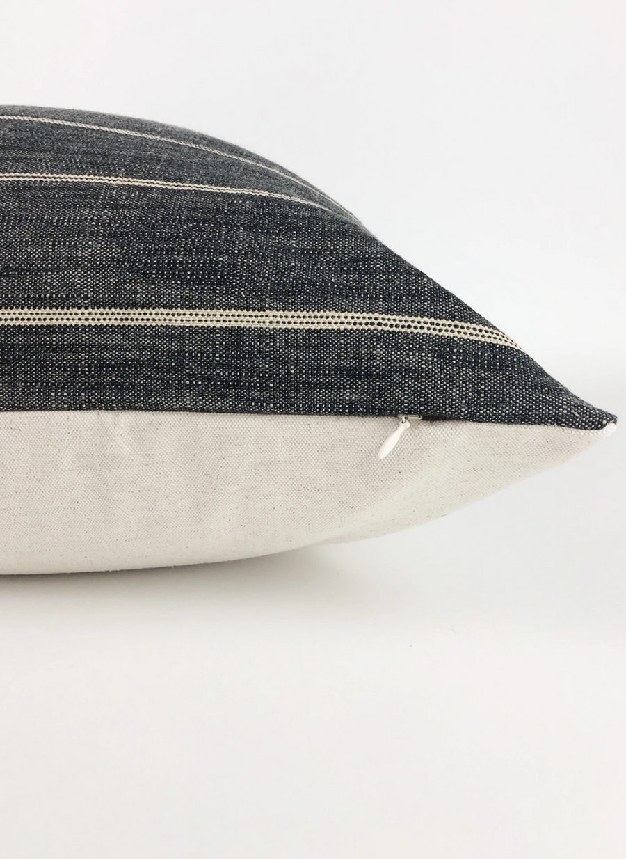Throw Pillows: A Guide To Sizing