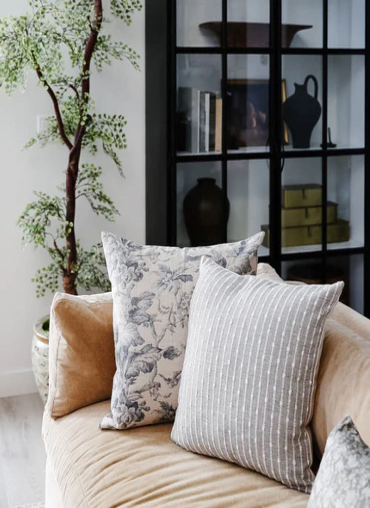 Decorating with Neutrals: A Cozy Fall Living Room Guide with Perfect Pillows