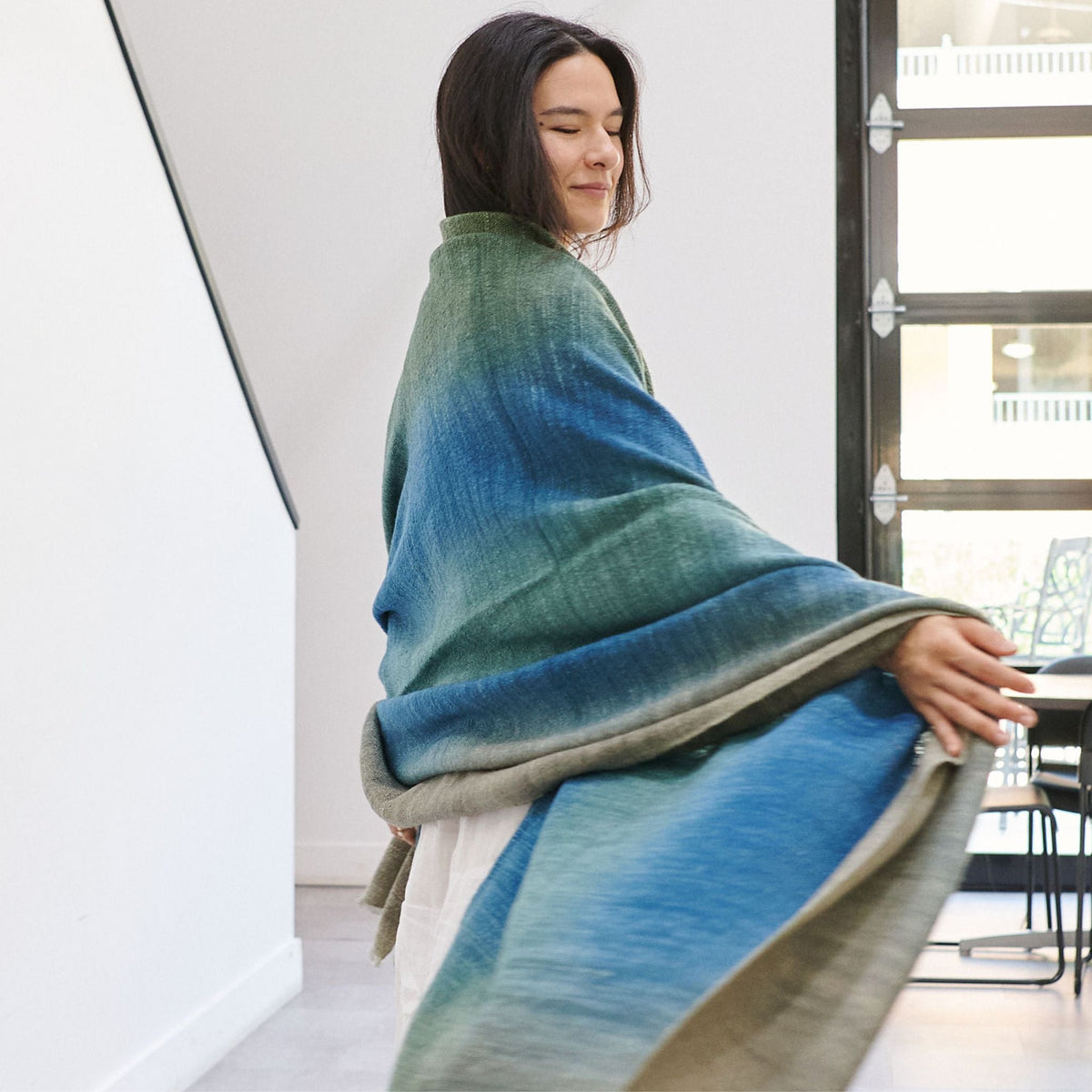 Lake Moss handwoven merino throw blanket in blue green – One Affirmation