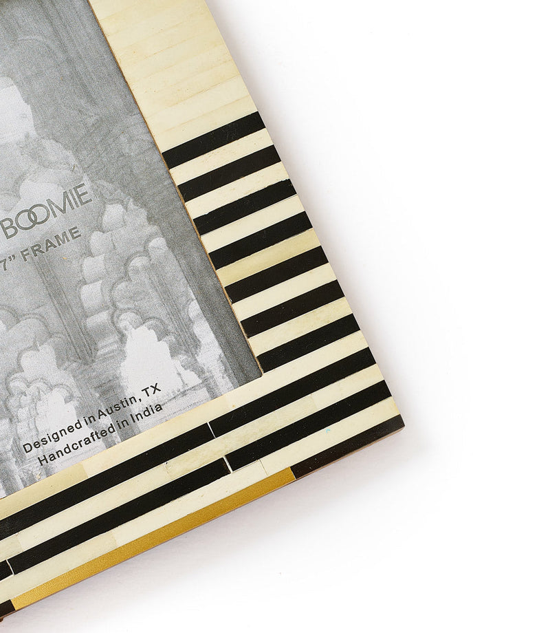 Handcrafted 5×7 striped photo frame by Matr Boomie