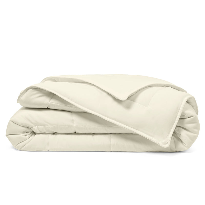 Hypoallergenic comforter with bamboo viscose and microfiber