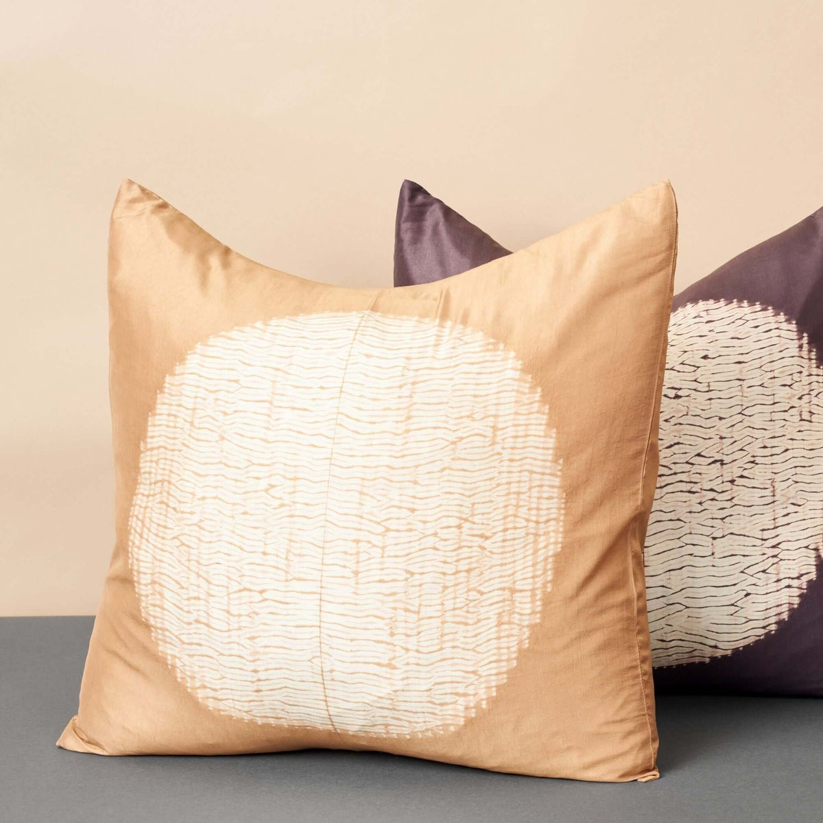 Shunya Gold shibori print mulberry silk pillow cover, 20x20 – One Affirmation