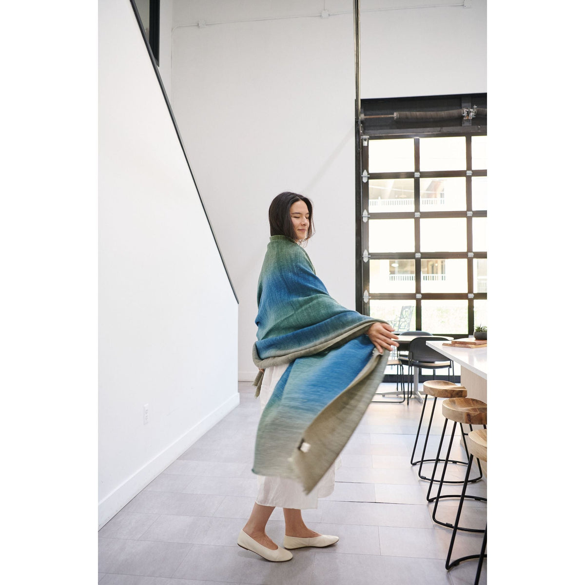Lake Moss handwoven merino throw blanket in blue green – One Affirmation