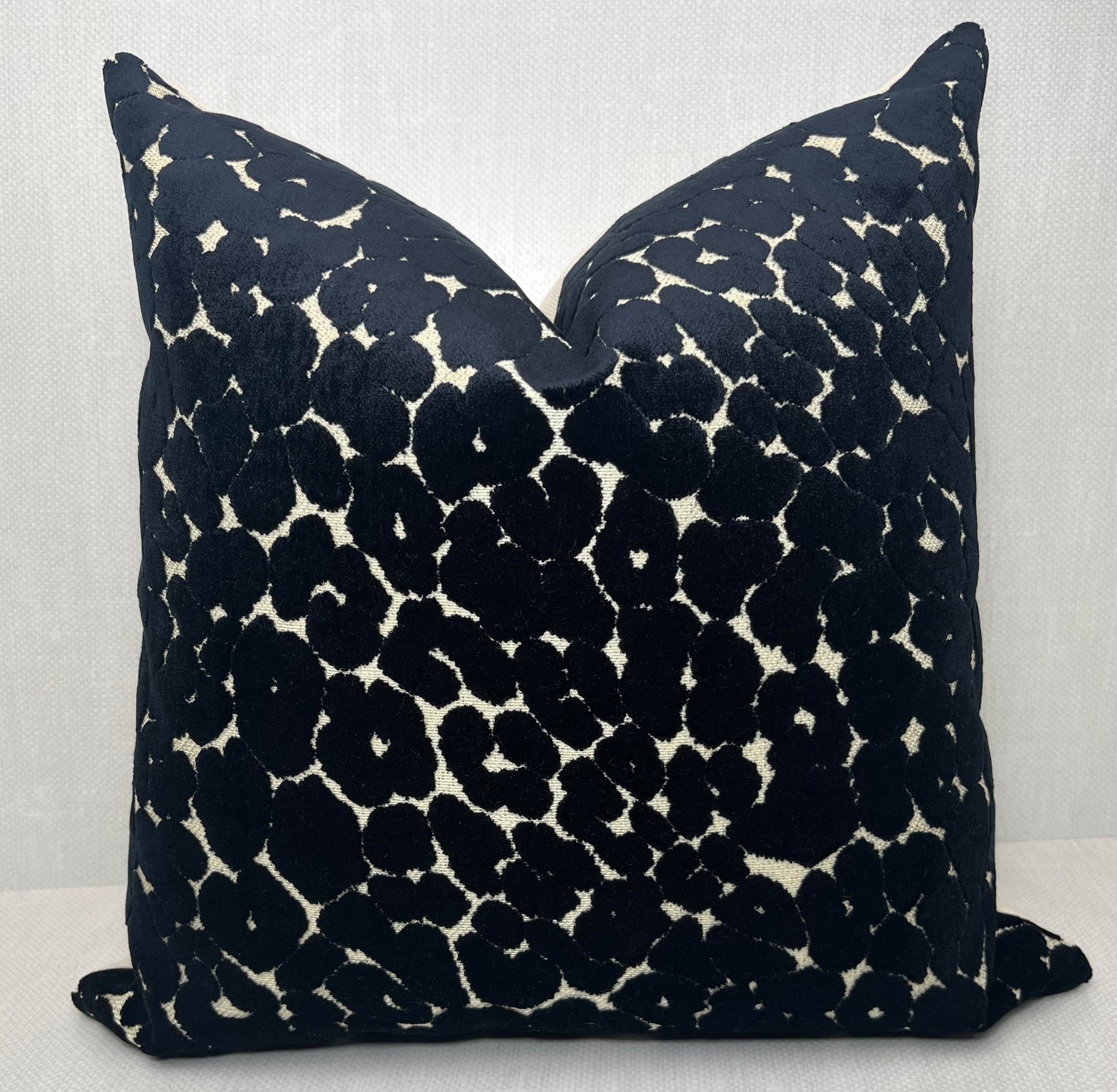 Grace Black Cheetah Velvet Pillow Cover – view 3