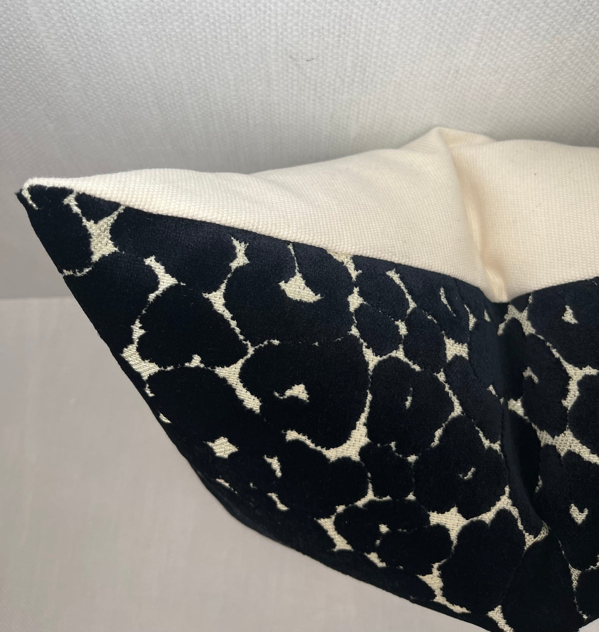Grace Black Cheetah Velvet Pillow Cover – view 2