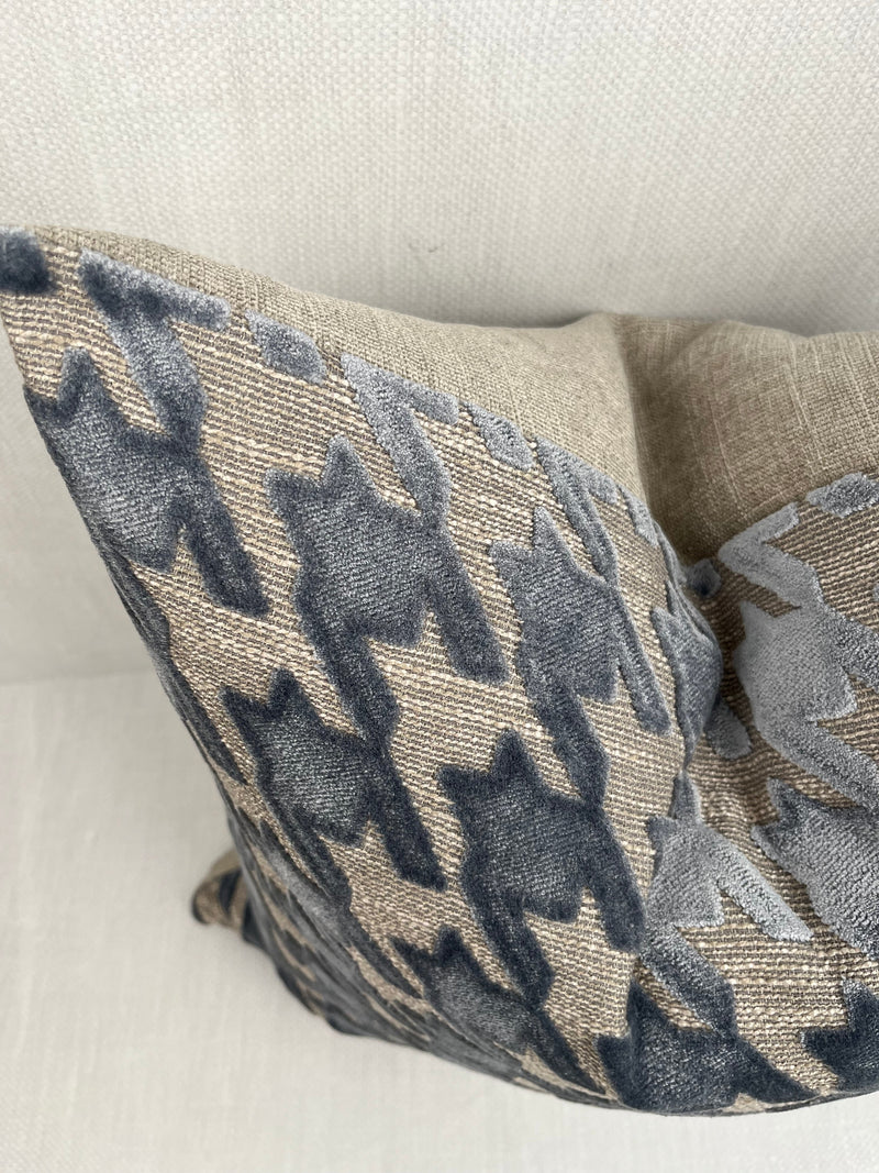 Perry Blue and Gray Houndstooth Chenille Pillow Cover – view 2