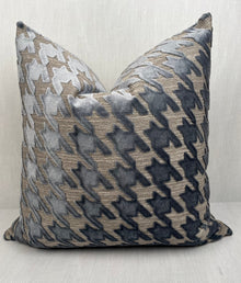 Perry Blue and Gray Houndstooth Chenille Pillow Cover – view 3