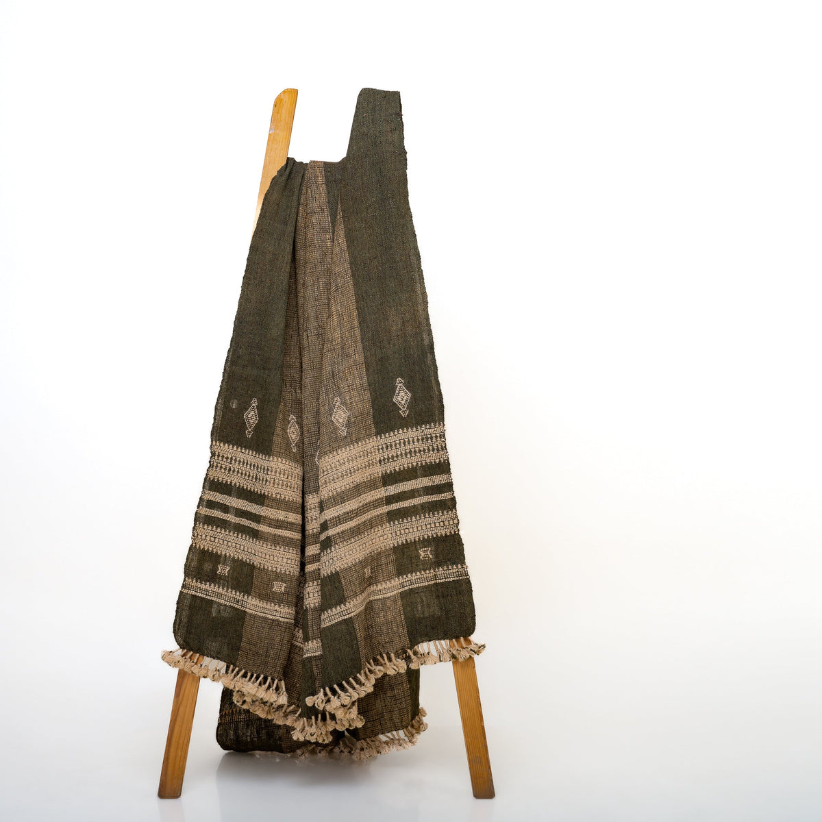 Zaraa olive brown handwoven Indian wool throw blanket – view 11