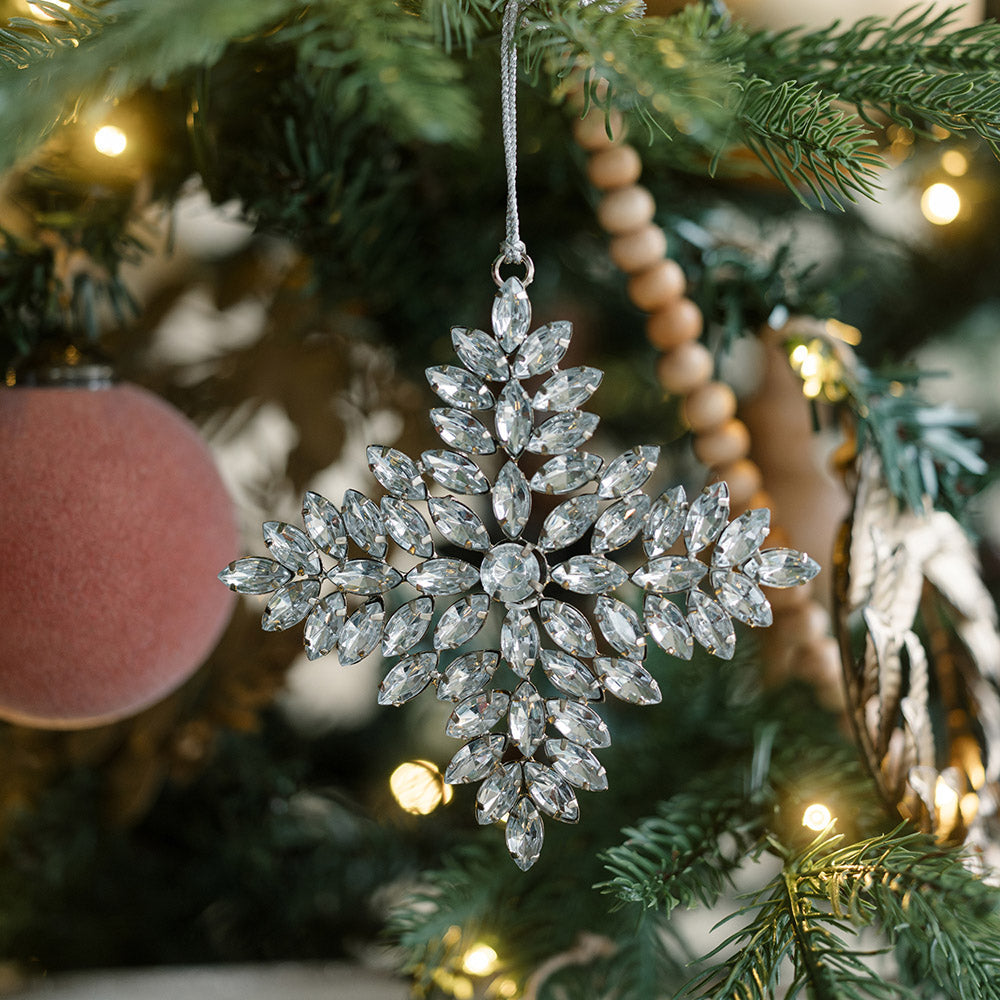 Sparkling snowflake and star ornaments for Christmas tree décor