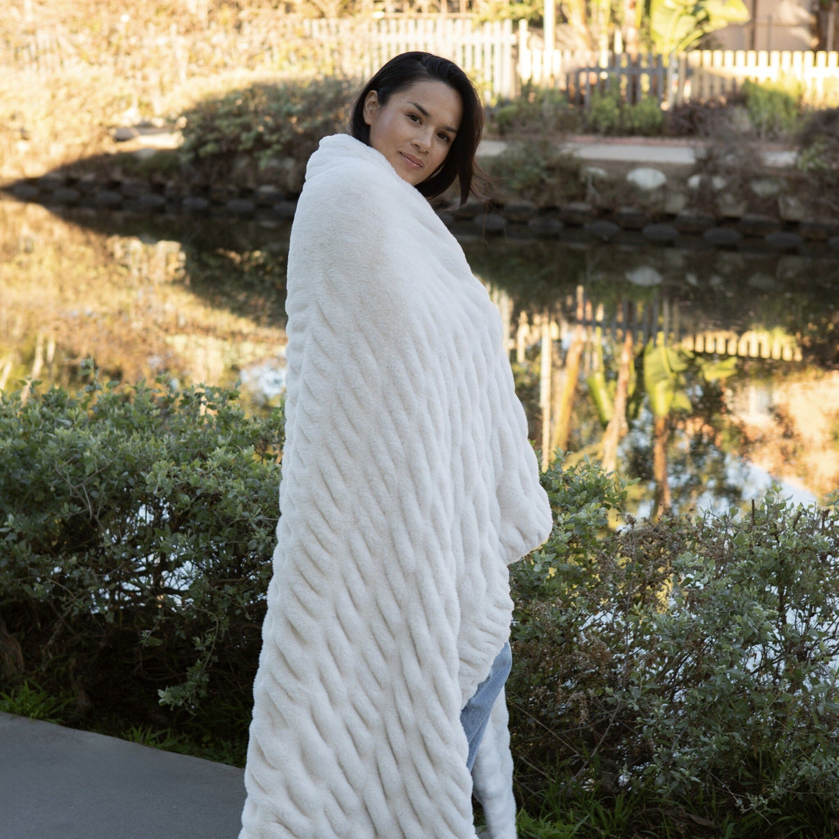 Luxxe Bubble Blanket