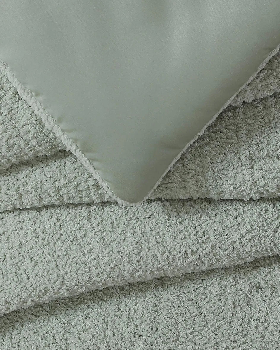 Eco-friendly all-in-one comforter made with recycled filling