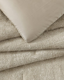 Cloud Silque Stitch Comforter