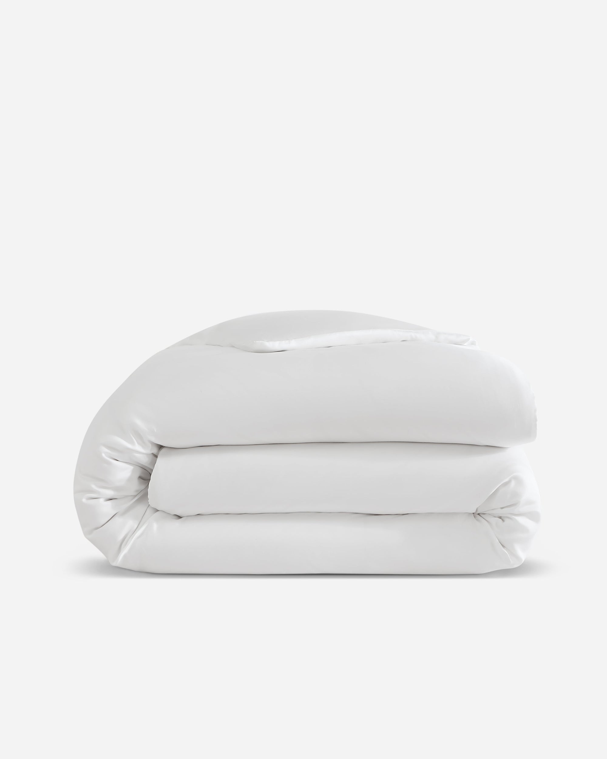 Smooth duvet cover designed for temperature regulation and comfort