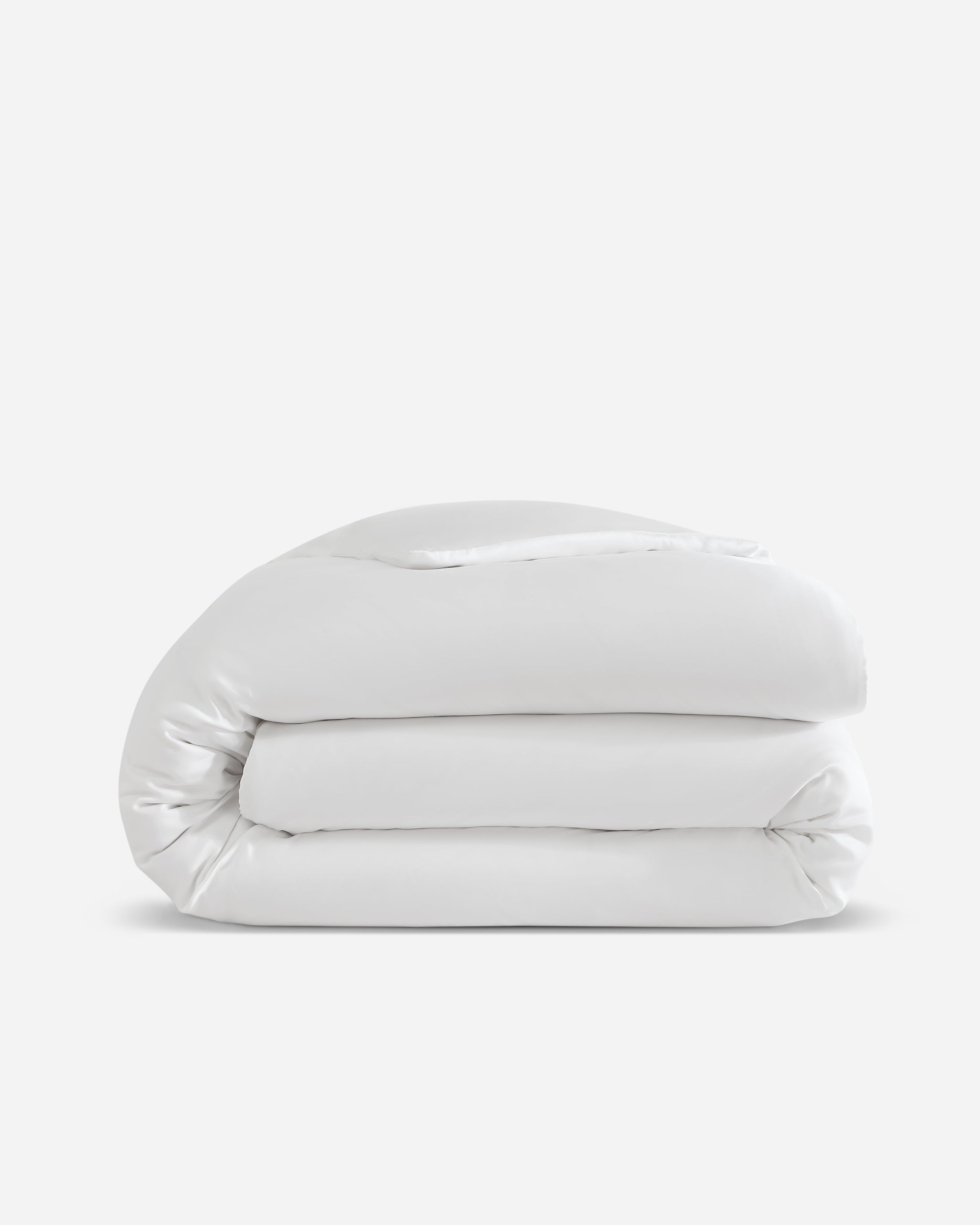 Smooth duvet cover designed for temperature regulation and comfort