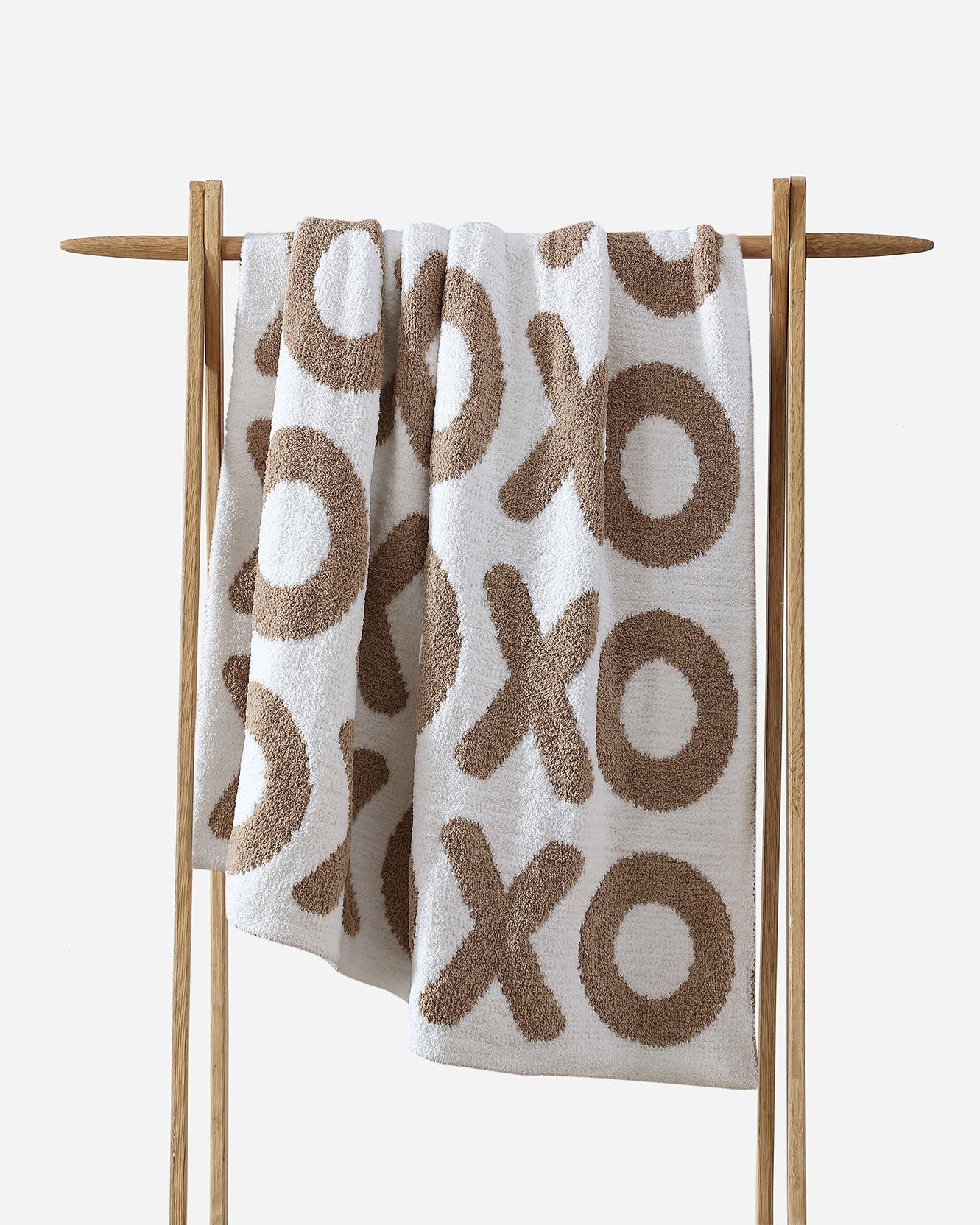 XOXO Throw Biscotti
