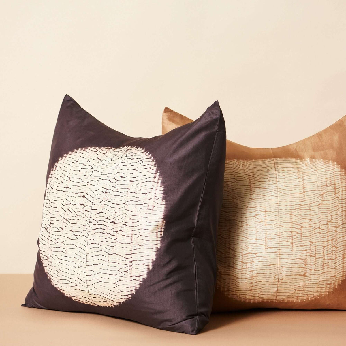 Shunya Gold shibori print mulberry silk pillow cover, 20x20 – One Affirmation