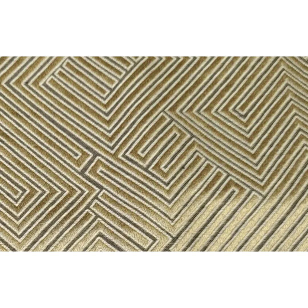 Maze Velvet Pillow Cover in Golden