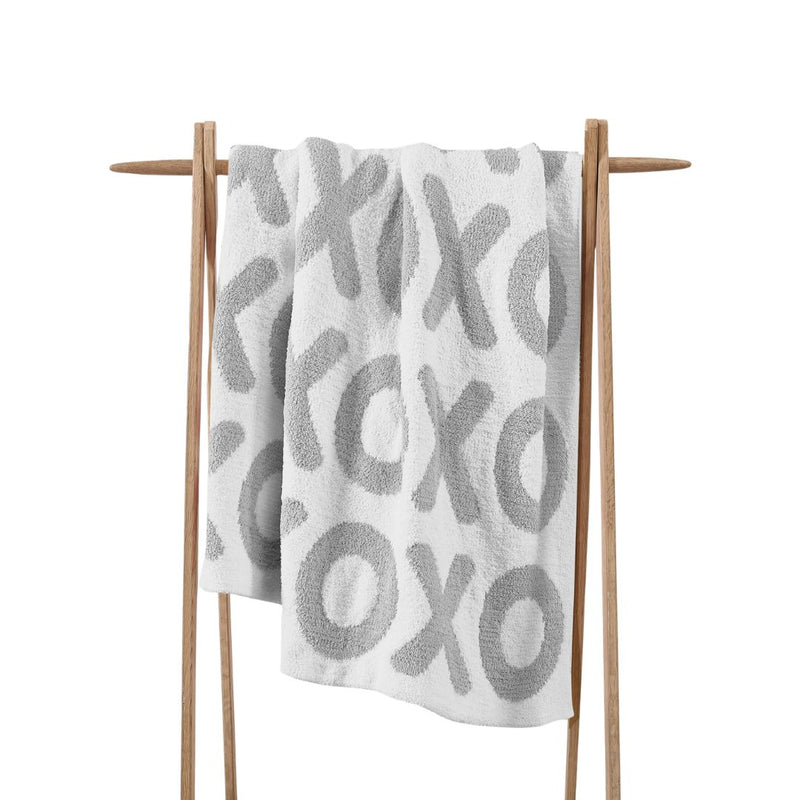XOXO Throw