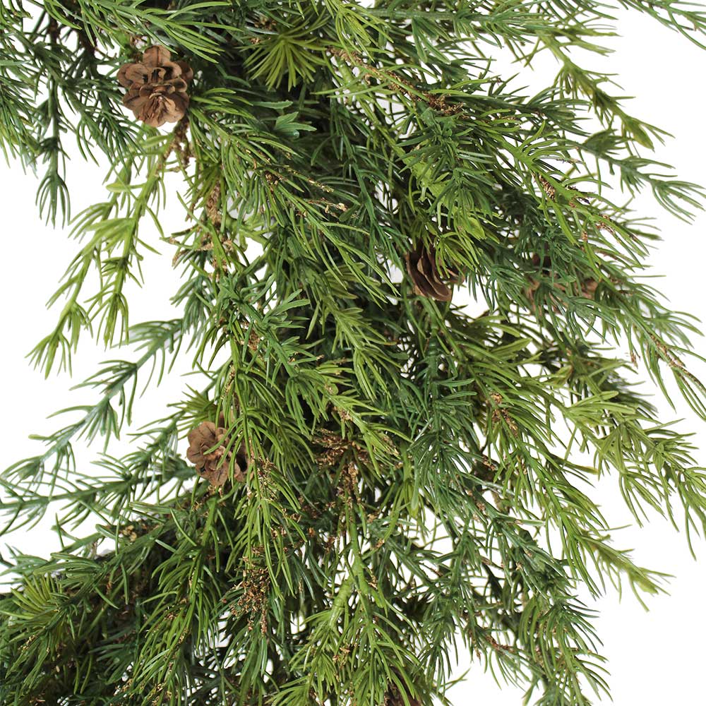 PINE NEEDLE WREATH CLOSE UP