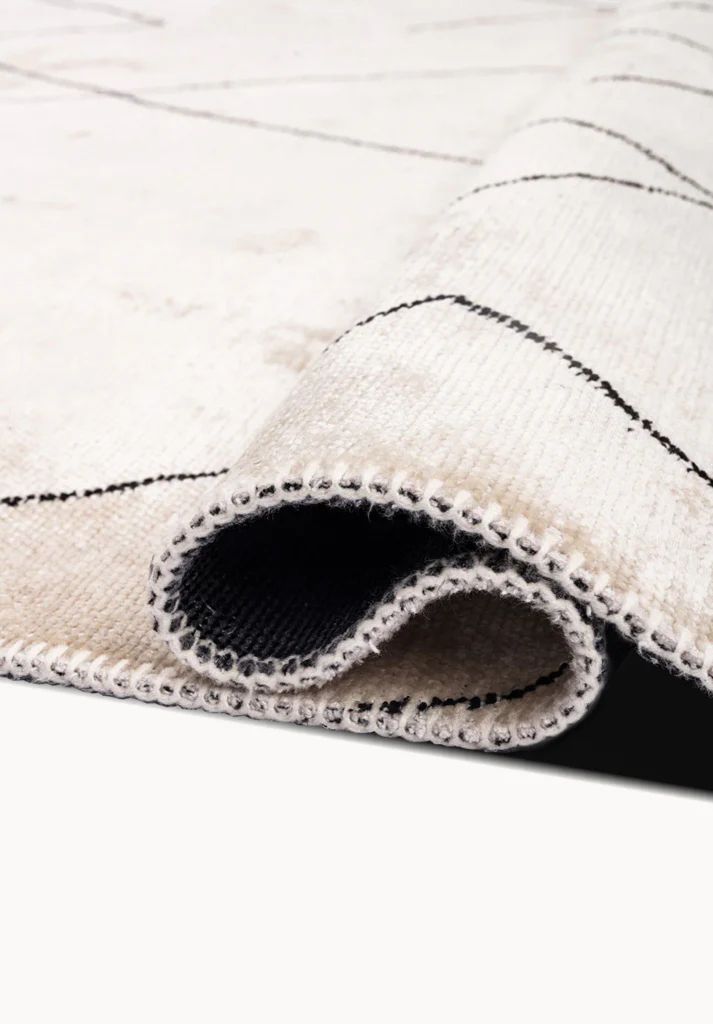 Sophisticated Black Fine Patterned Rug - Elegant Area Rug | Alpken