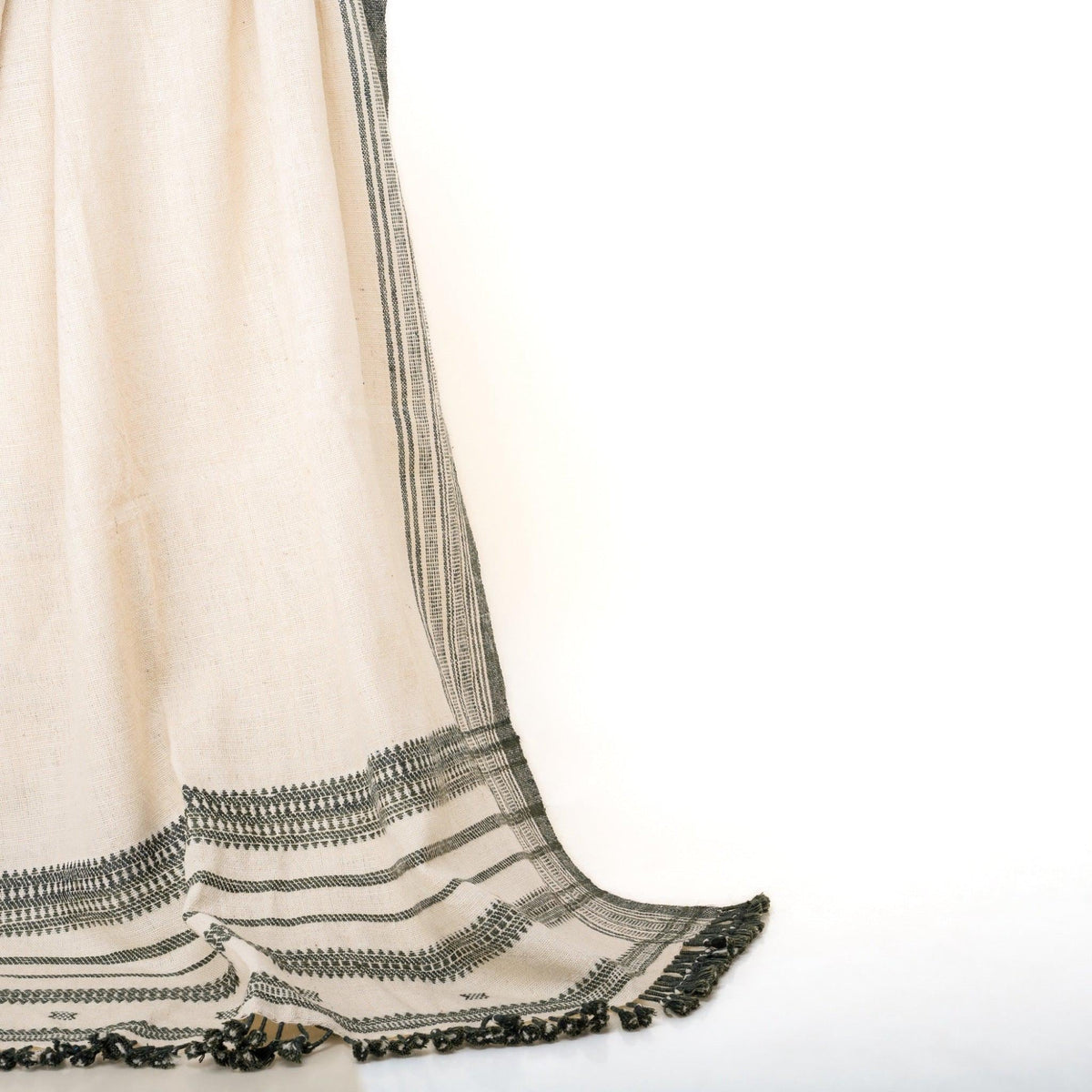 Solitaire white handwoven Indian wool throw blanket – view 9