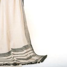 Solitaire white handwoven Indian wool throw blanket – view 9