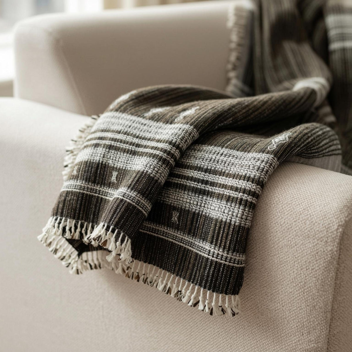 Spinel brown handwoven Indian wool throw blanket – view 6