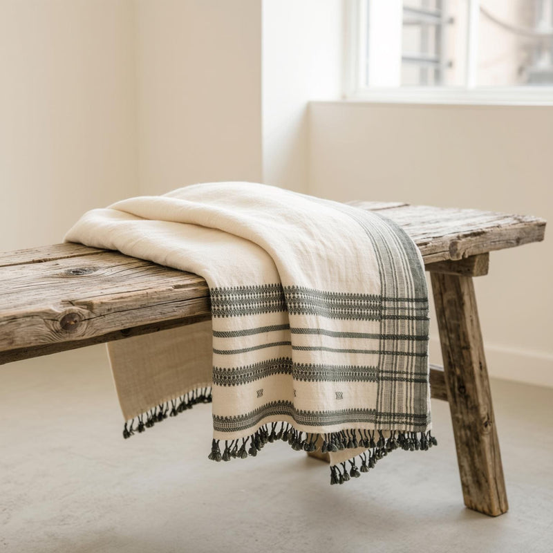 Solitaire white handwoven Indian wool throw blanket
