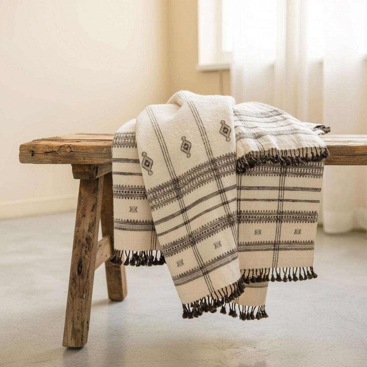 Pearl off white handwoven Indian wool throw blanket – view 4
