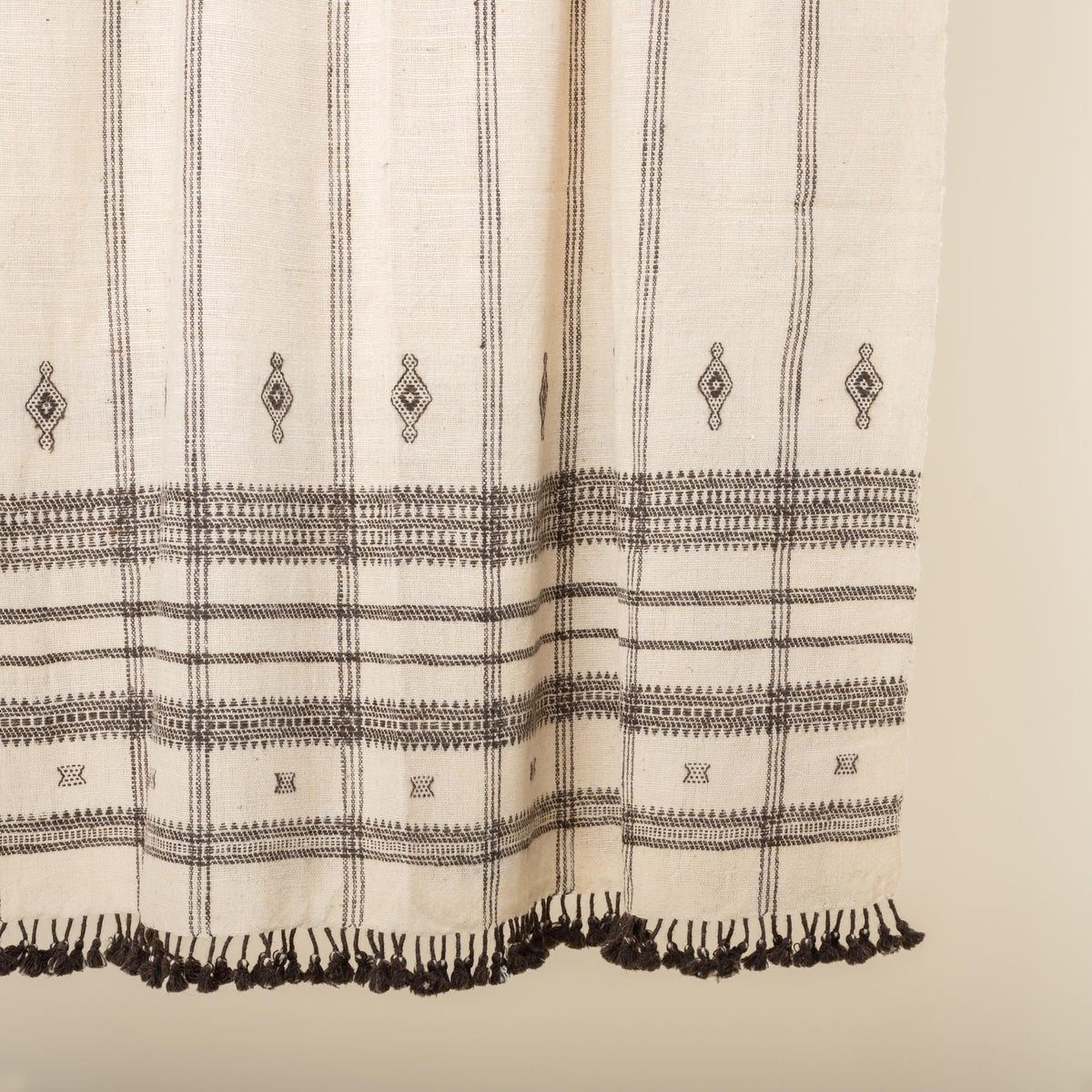 Pearl off white handwoven Indian wool throw blanket – view 8
