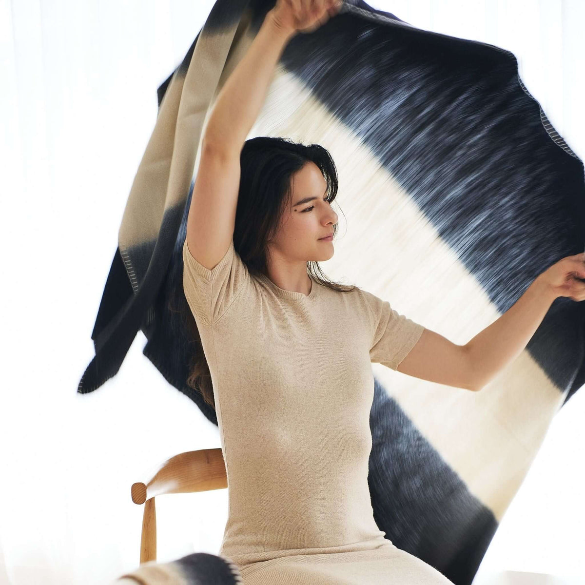 Ink black and white handwoven merino wool throw blanket – One Affirmation