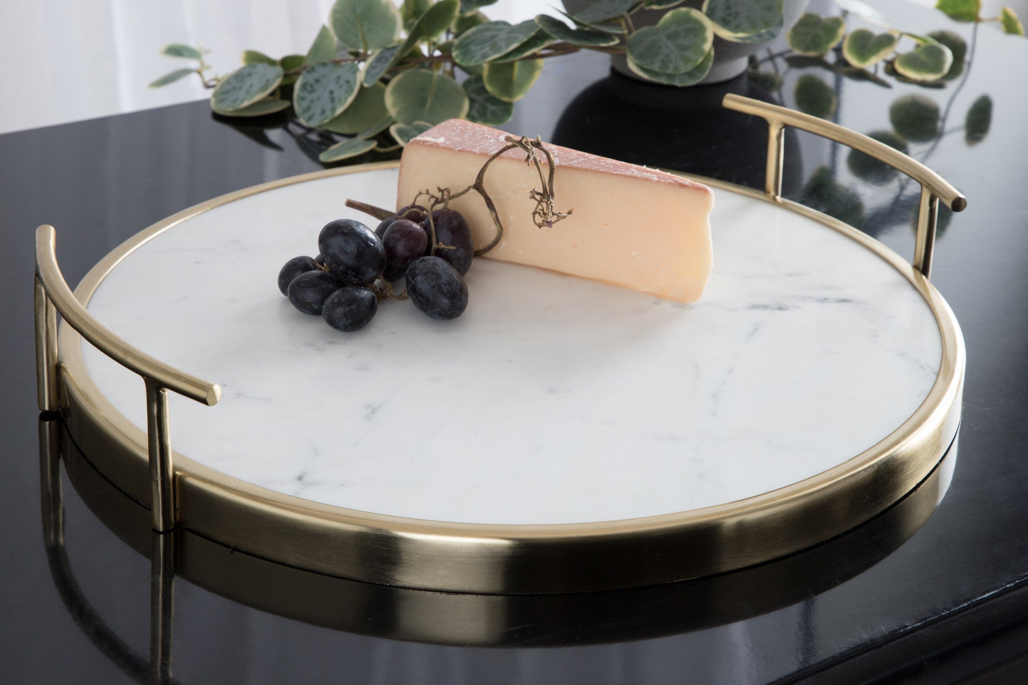 Marbury Round Metal Tray