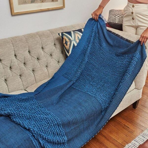 Macaroon Midnight dark blue textured merino handloom throw – One Affirmation