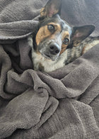 The Nest microfiber throw blanket in Charcoal – view 5