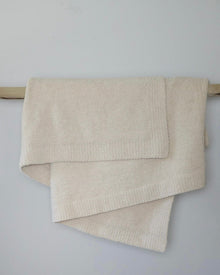 The Nest microfiber throw blanket in Sand