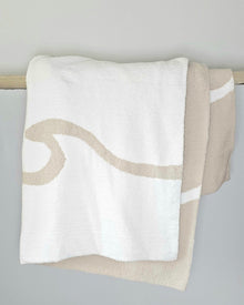 Wave microfiber throw blanket with coastal wave pattern – view 3