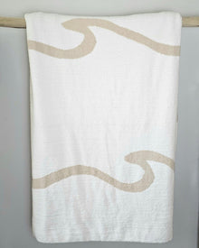 Wave microfiber throw blanket with coastal wave pattern – view 6