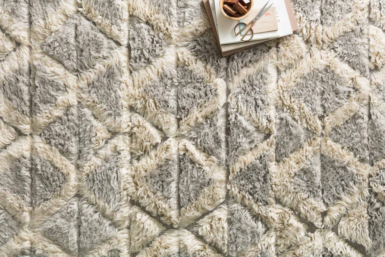 Iris Tan / Grey Rug