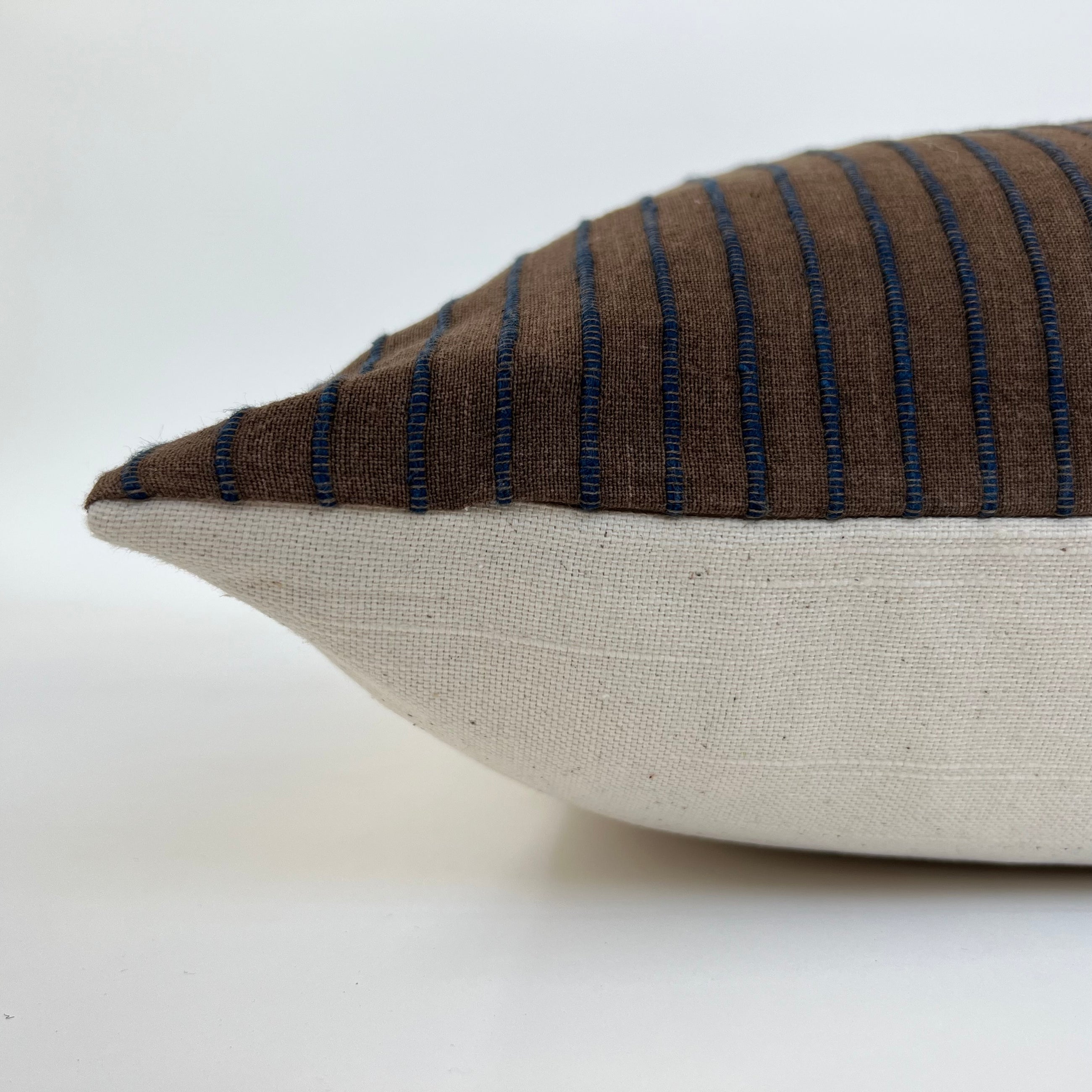 Felix Pillow Cover corner