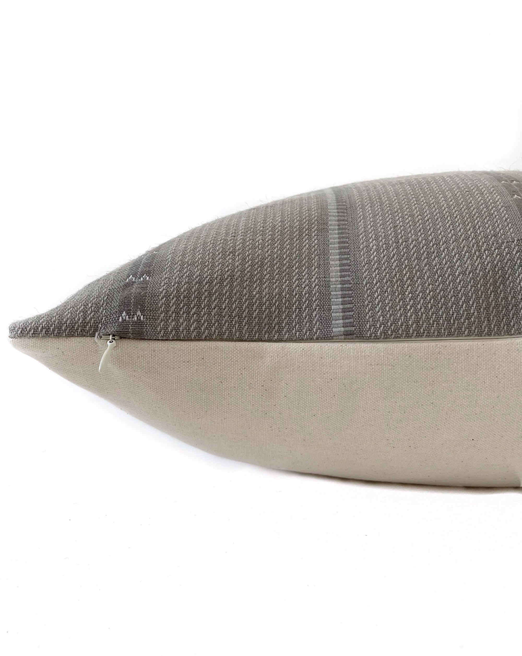 Poncho Nublado Pillow Cover